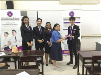 SSRUIC aranged an Exhibition Booth of
educational guidance at Naka Prasith
School Nakhon Pathom